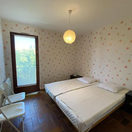 Villa 4amb2 De Caractère Avec Piscine Collective
