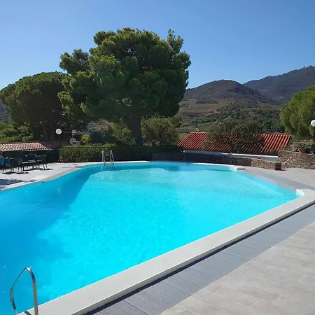 4amb2 De Caractère Avec Piscine Collective Villa