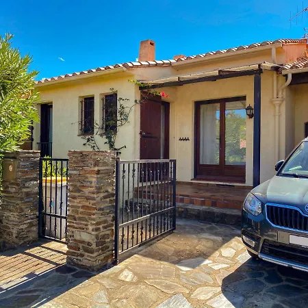 Villa 4amb2 De Caractere Avec Piscine Collective *