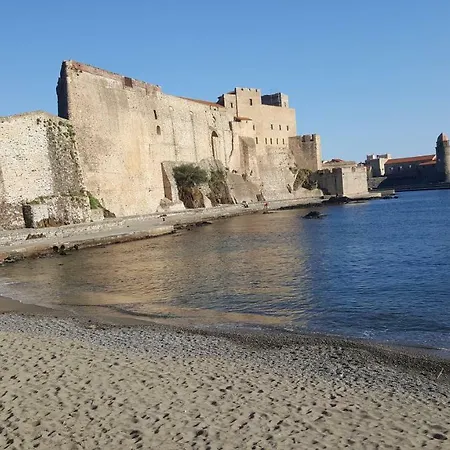 4amb2 De Caractere Avec Piscine Collective